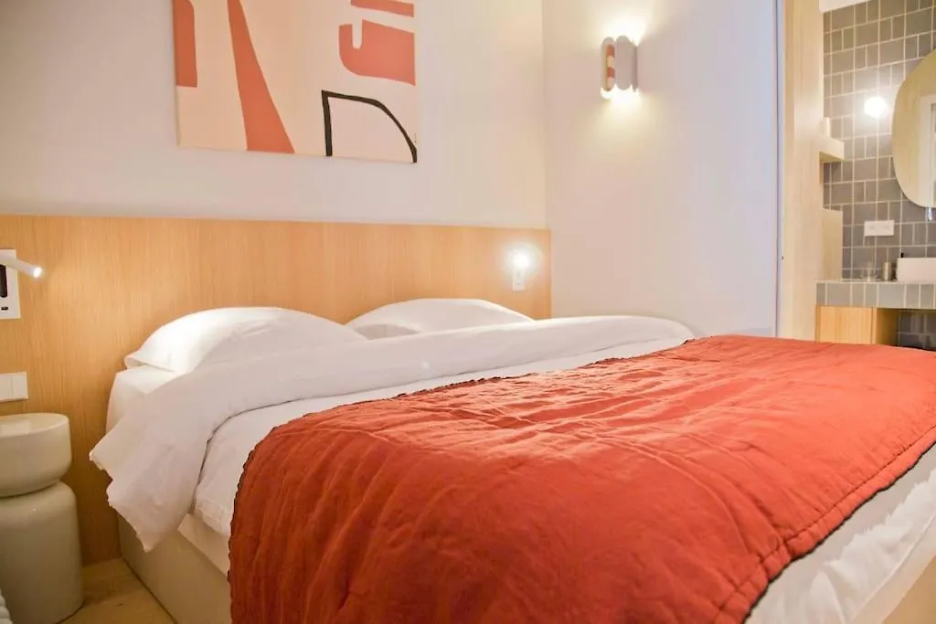Wonderful Luxury And Design Apt In Mouffetard contacts